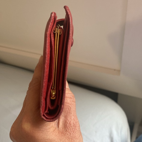 Chanel lambskin red compact wallet in well loved condition - Picture 3 of 13